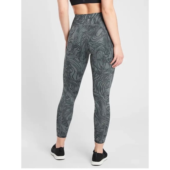 Athleta Ultimate Stash Pocket Printed 7/8 Tight Fluidity Black - Picture 2 of 8